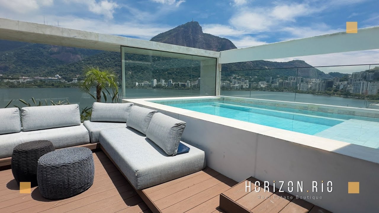 HR 457 - Exclusive Triplex Penthouse with Stunning View of the Lagoon and Christ the Redeemer