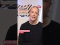 - Det ser ut som om du snakker til en døv