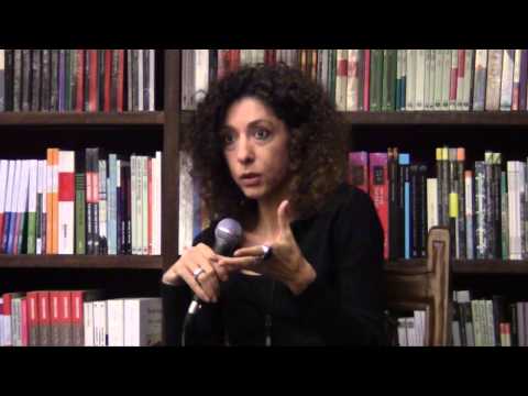 Leila Guerriero habla sobre periodismo en la librería El Virrey