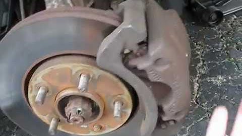 REPLACING A BROKEN WHEEL STUD  -IT