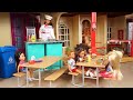 Barbie Doll Has No Friends in New School  Story