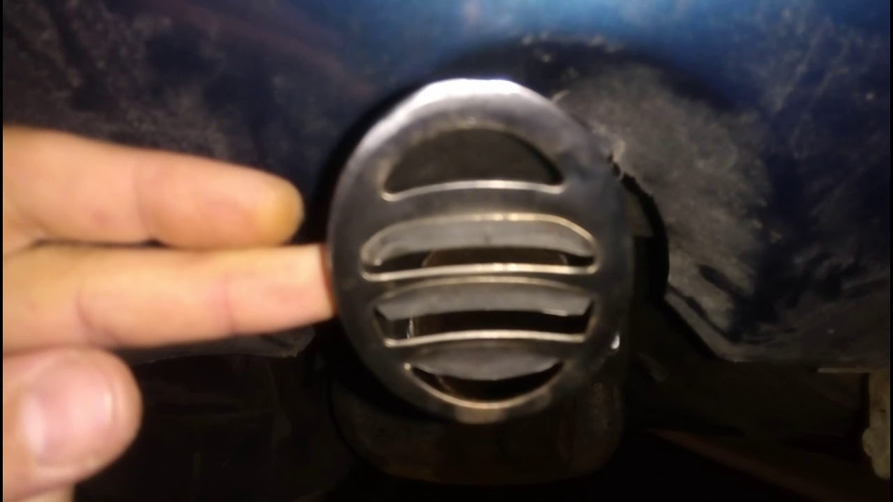 стук сзади при движении, обрыв трубы глушителя сенс ланос - YouTube