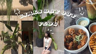 First vlog⭐️: Girls day out ( Going to cafe, taking pictures, eating etc.)
