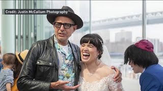 Jeff Goldblum Crashes New York City Couple's Wedding Photos