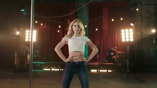 Aleyna Tilki Loft Jeans Reklamı Bacak Kalça Frikik