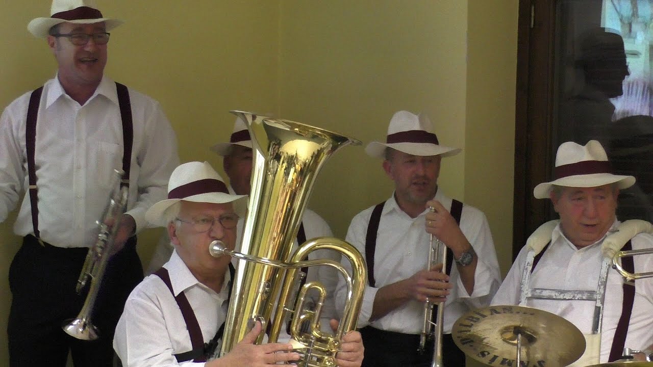 J'Amis d'Albian - Adelina