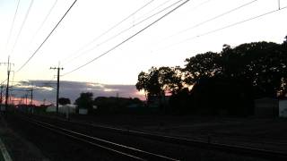 2010.11.3 5593レ EF65-1127牽引、高速貨物。