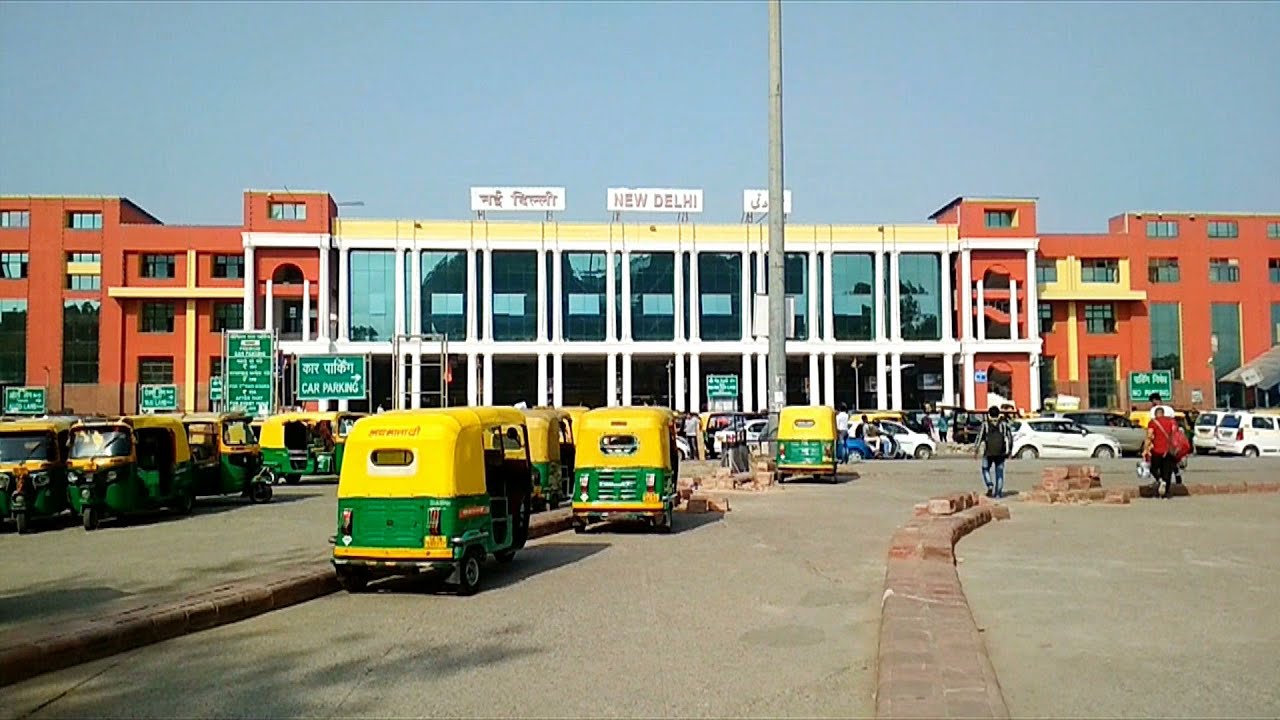 करोना के डर से New Delhi Railway Station हुआ खाली - YouTube