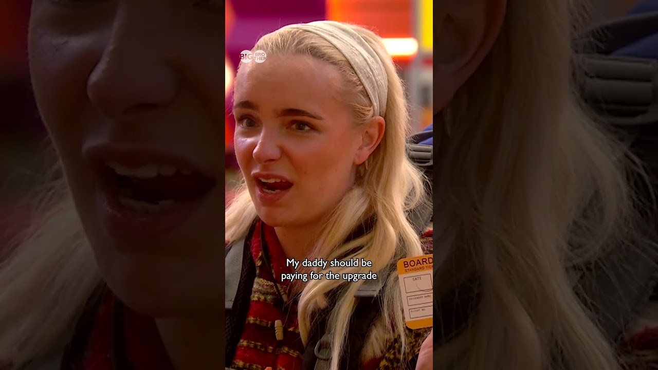 Emily cosplays as a leftie 👀 