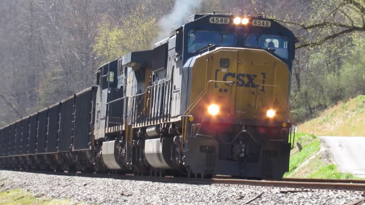 CSXT 4548 EMD SD70MAC lead’s T686 Wagner siding on the big sandy ...