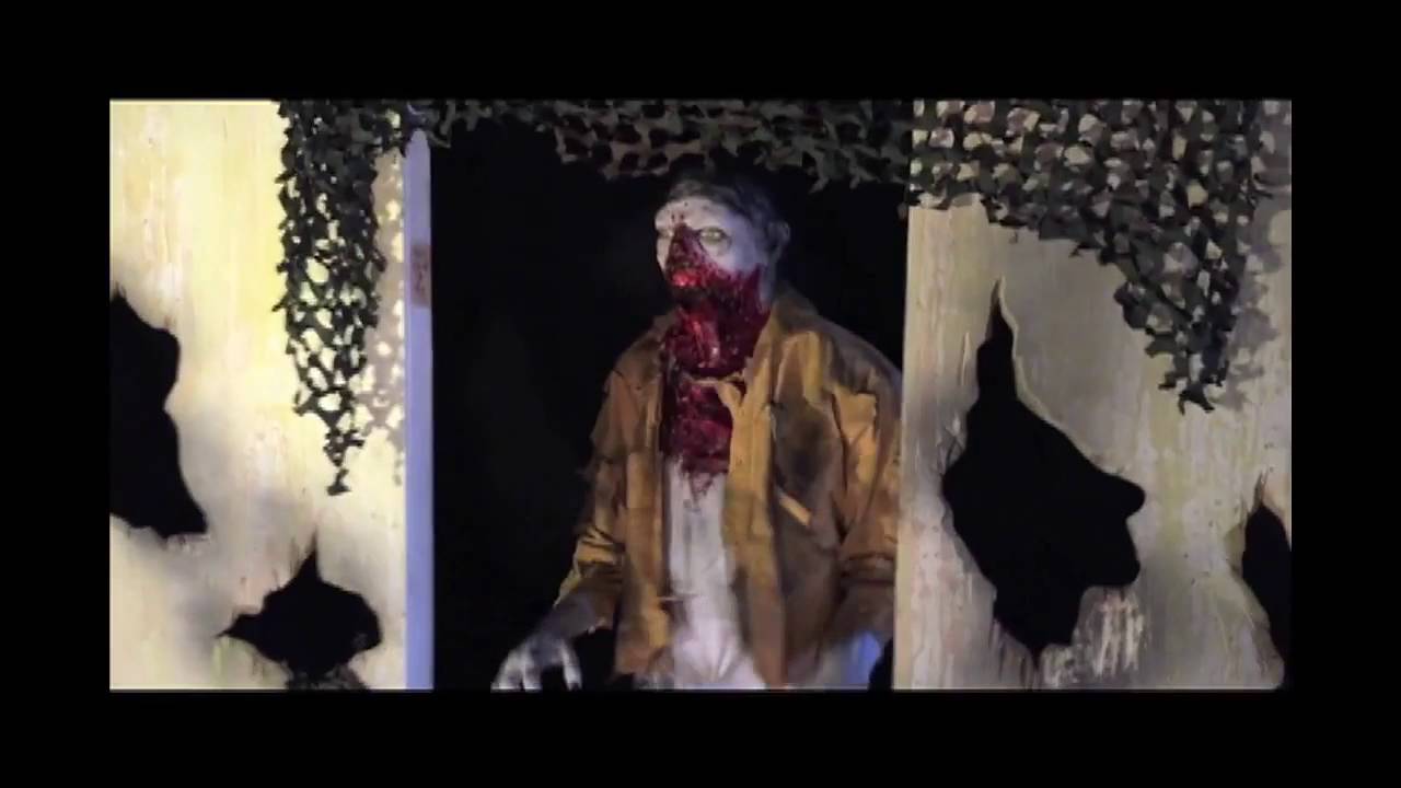 Fast Zombie Lunger - Bloody Zombie Prop