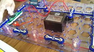 Electronic Snap Circuits Snaptricity (triple voltage divider)