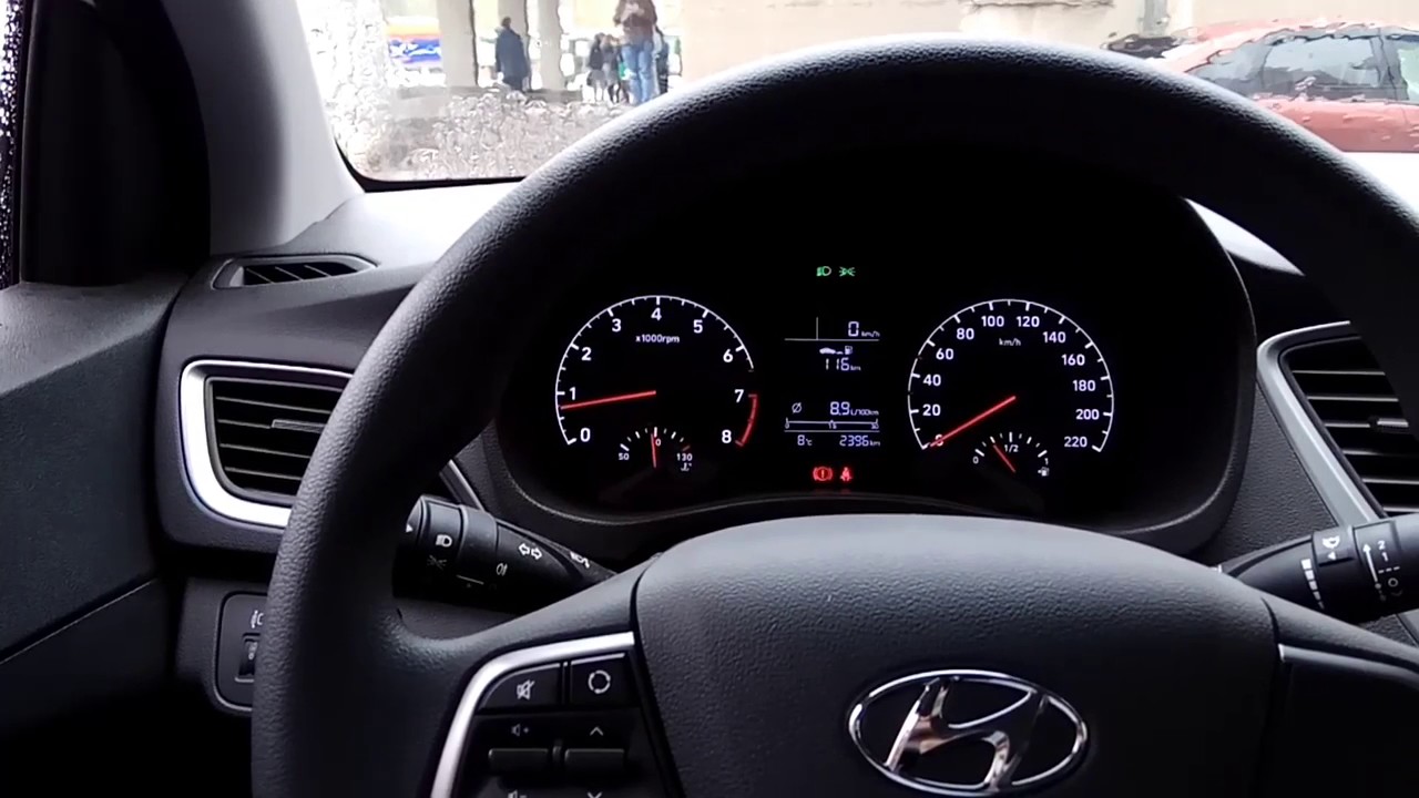 Обозначение лампочек на панели приборов Hyundai Solaris 2021 года