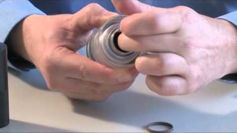 Mounting Rod Seals using Merkel Fitting Tools