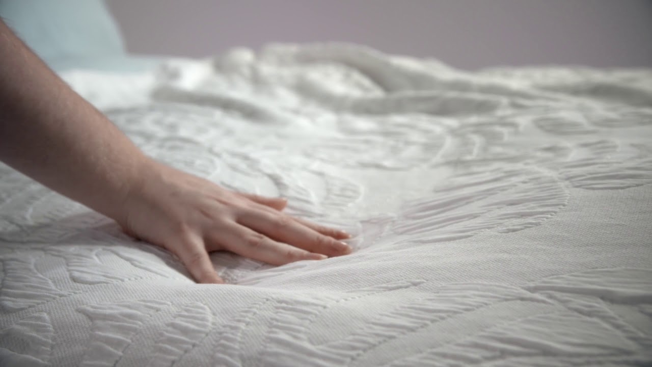 Palm Leaf Matelasse Bedspread | Soak&Sleep