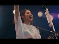 阿部真央、15周年ファイナル公演より「Somebody Else Now」のライブ映像をプレミア公開