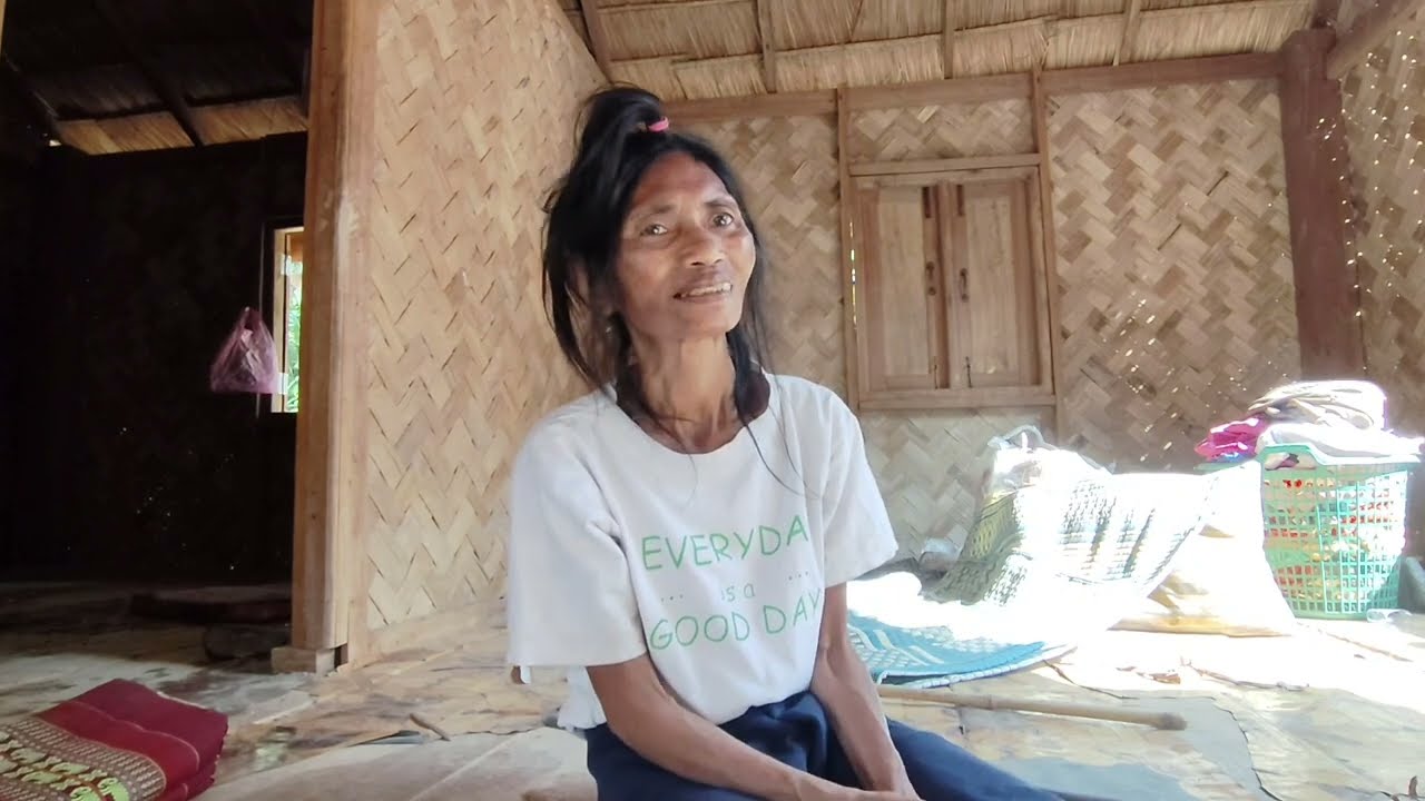 ยายมีเล่าเรื่องตอนที่อยู่ในป่าตอนที่ไม่ได้พบกับบ่าบุญนำ คนป่า เผ่าตองเหลือง ຄົນປ່າ ເຜົ່າຕອງເຫລືອງ