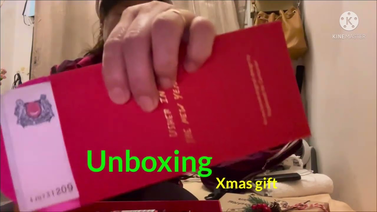 Unboxing Christmas gift 2021 from my boss