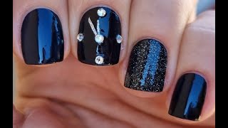 New Year&#39;s Eve NAIL ART in Black | Natural Short Party NAILS