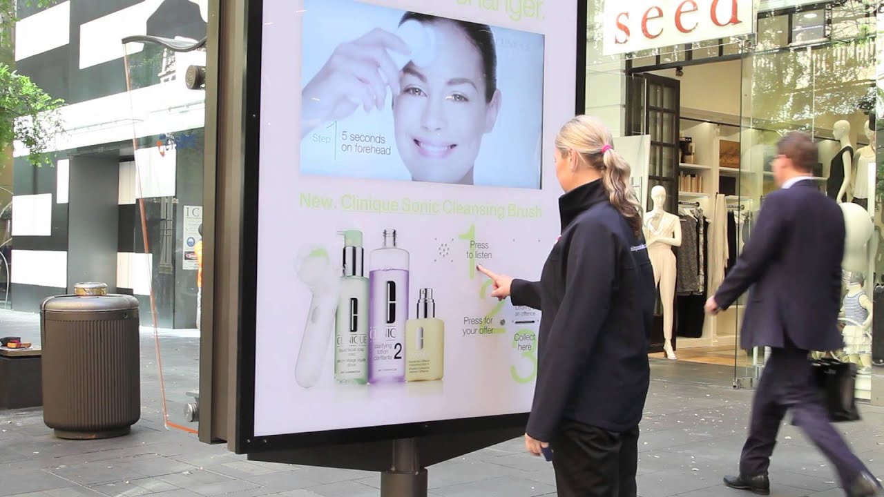 JCDecaux Australia: Clinique Dispenser