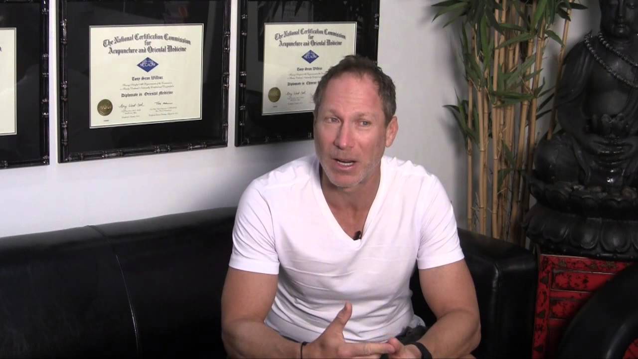 Acupuncture Testimonial for Tennis Elbow and Golf Elbow - YouTube