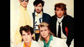 Video voorbeeld van "Spandau Ballet - Through the barricades (HQ)"