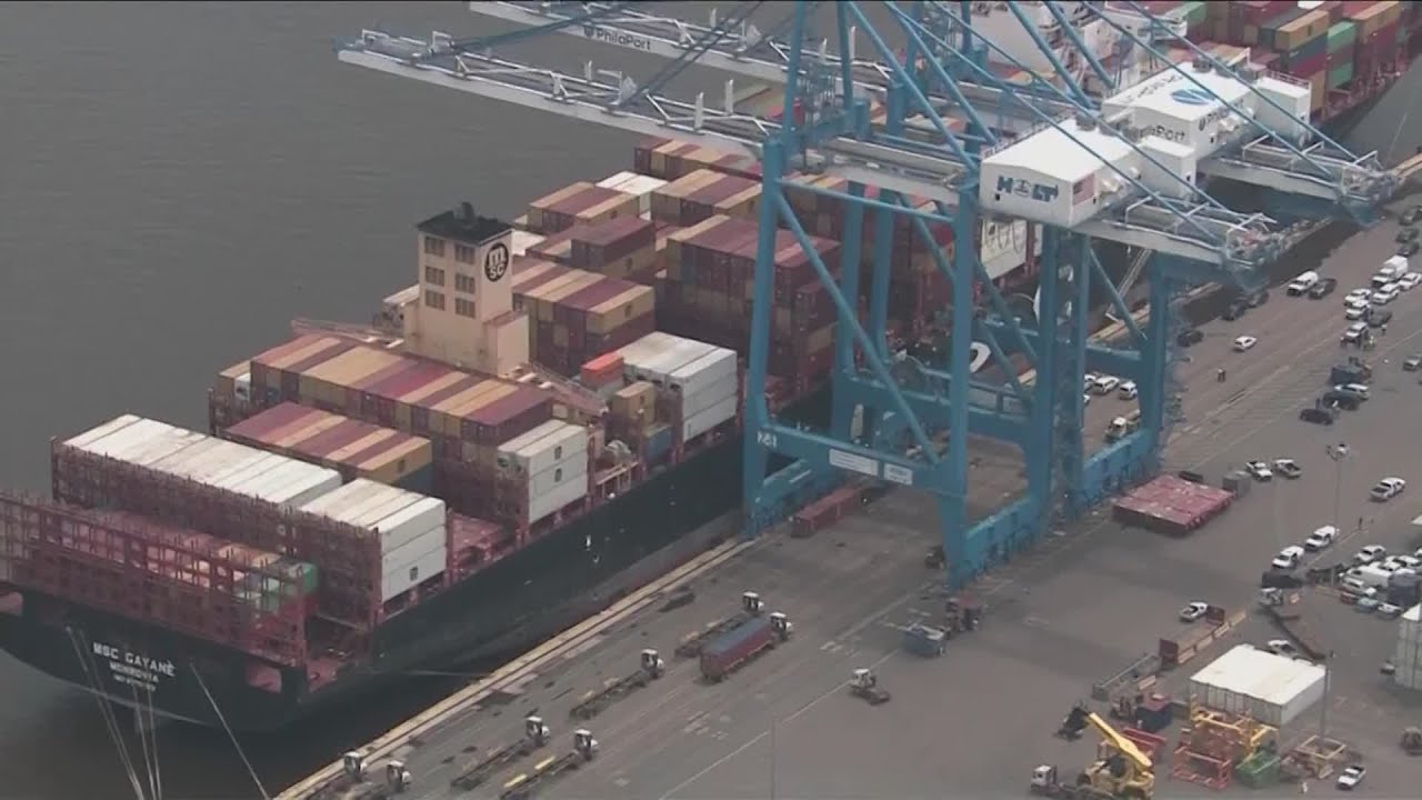 Over 1 billion worth of cocaine seized in PA Port - YouTube