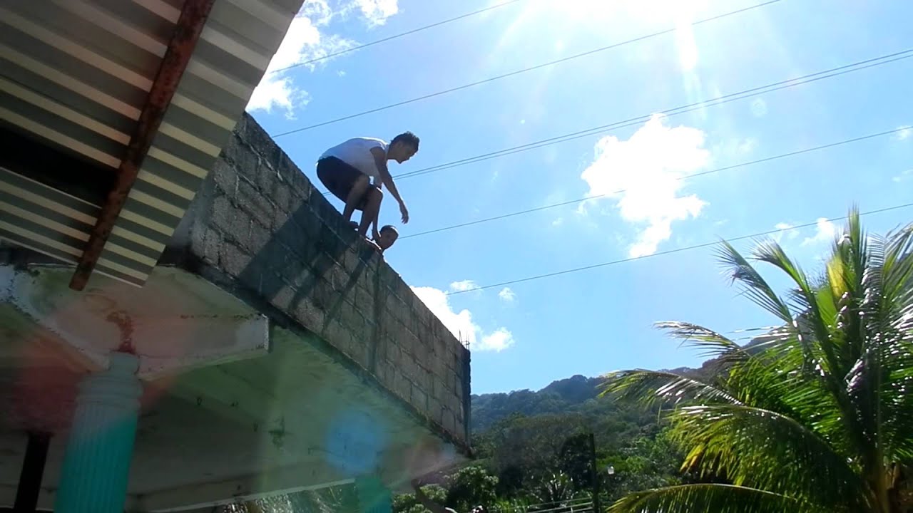Jumping from Roof gone wrong into a pool Crazy ( In Honduras 2012)