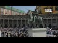 La Plaza del Plebiscito, circuito para el papamóvil acoge el último encuentro de León XIV en Nápoles