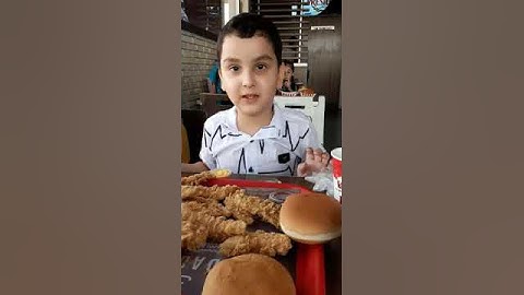 زكريا يتحدئ كورونا من مطعم ال KFC