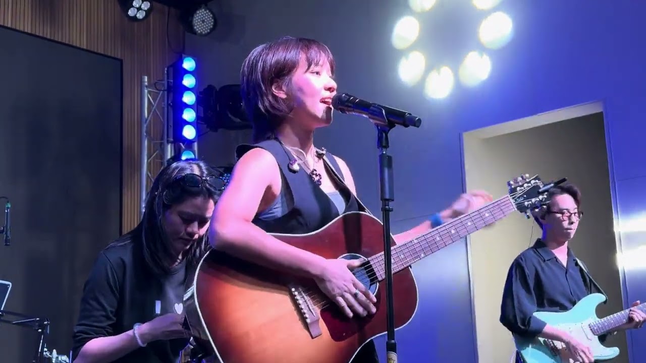 Interlude + ห้ามใจไม่อยู่(is it you?) - Earth Patravee LIVE @ DPU [2025-11-15]