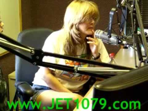 Cindy Brady (Susan Olsen) On JET 1079!