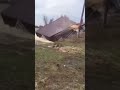 Дом рухнул в реку