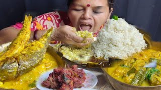 EATING RICE WITH DAL,BEGUN VAJA,LOTE FISH,MIX VEJ,AND PARSHE MACHER JHAL।।