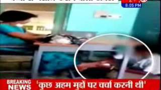 Maharashtra Teacher Makes Students Mage Her Feet