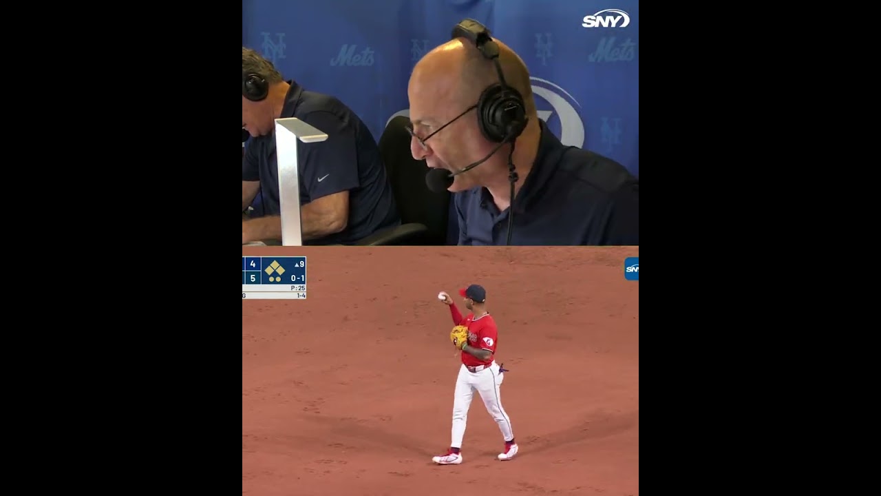 "OFF HIS GLOVE AND THE TYING RUN SCORES!" Gary & Keith on the call as the Mets rallied in the 9th! 🎙