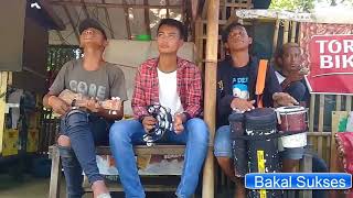 Tiada Guna Versi Pengamen