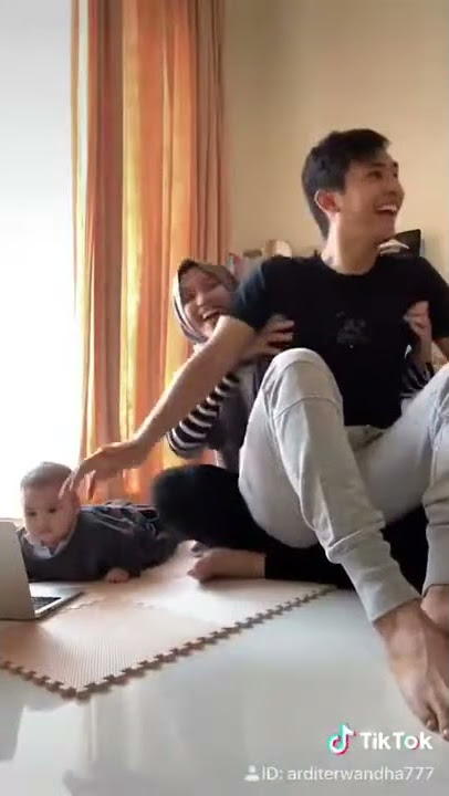 Lucu Bapak Jadi Bayi