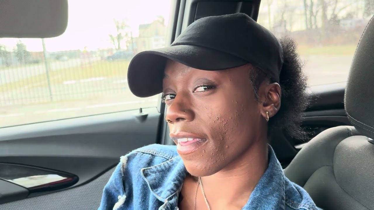 22 year old  Detroit St., Walker sleeps in her car and 0° weather at night💔🥀💔🥀 say a prayer for her