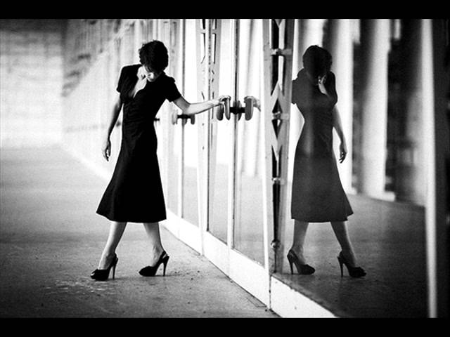 Mira Sean Roman & Room 303 - One Dimensional (Original Mix) en YouTube Mira Sean Roman & Room 303 - One Dimensional (Original Mix) en YouTube