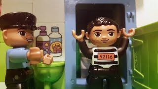Lego Duplo films - Police patrol and construction site