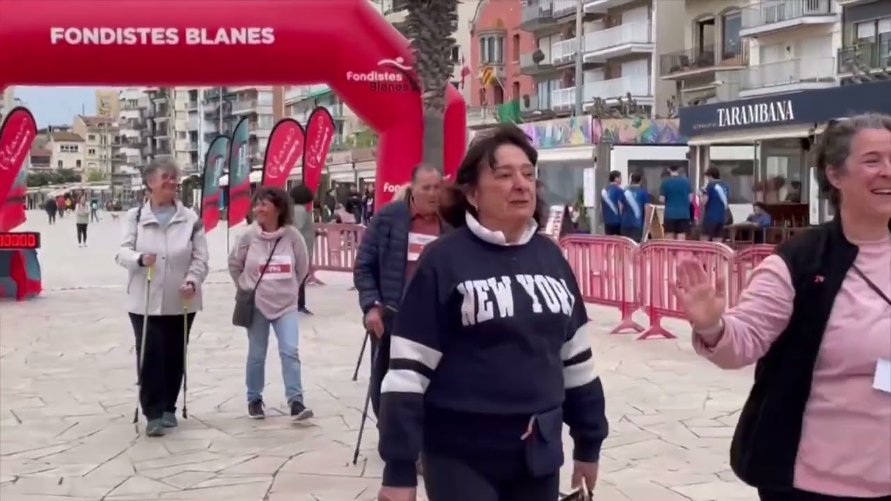 Blanes aplega més de 300 participants en una cursa solidària pel Dia Mundial del Parkinson