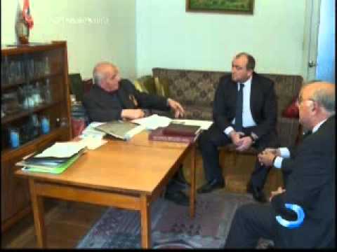 აჭარის მთავრობის წევრებმა მსოფლიო ომის ვეტერანი სერგო ტაბაღუა მოინახულეს