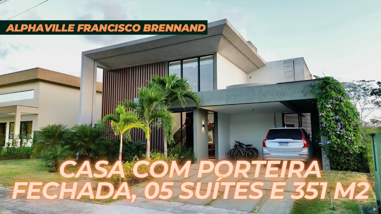 Casa com 351 m2 e fundo mata no Alphaville Brennand com Porteira Fechada por R$ 2.9M