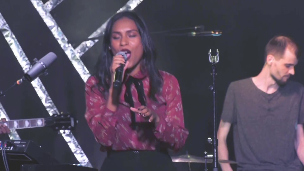 Dans la rivière Horizon Louange Chords Chordify