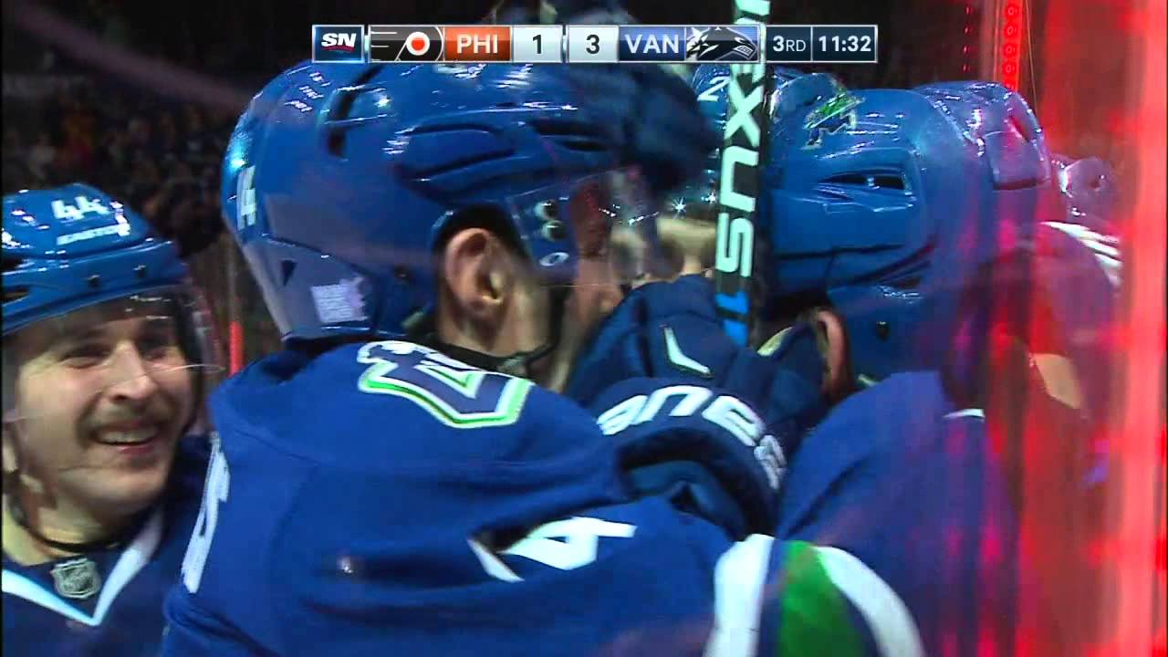 Virtanen scores his first NHL goal 