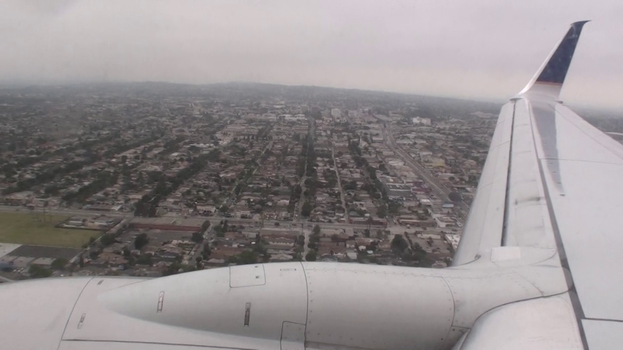 LAX Marine Layer!!! Awesome HD Boeing 737-900ER Landing In Los Angeles On United Airlines!!! awesome oscillator