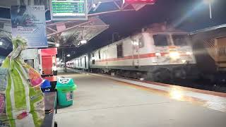 Back to Back 3 WAP7 &amp; 1 WAP4 Action in early morning @ VPT #train #railfan #wap7 