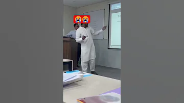 افسوس ناک واقعہ لاہور میں کل کریسنٹ کالج کا استاد لیکچر کے دوران دل کا دورہ سے جاب حق 