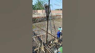 Thi công đóng cừ tràm bằng búa rung